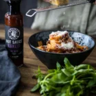 GG-Garlic Hot Sauce-2